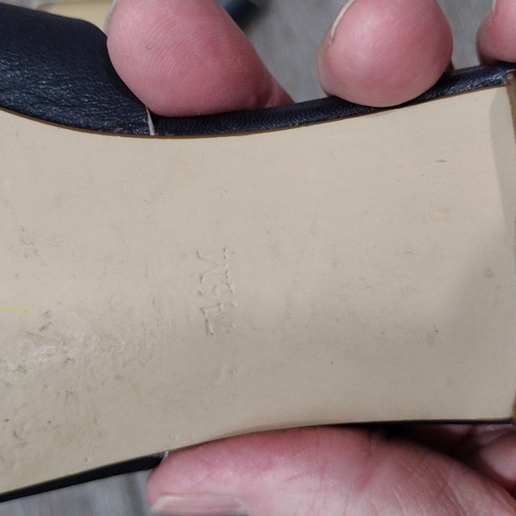 Talbots blue knot leather sandals. Size 7.5 - Picture 8 of 11